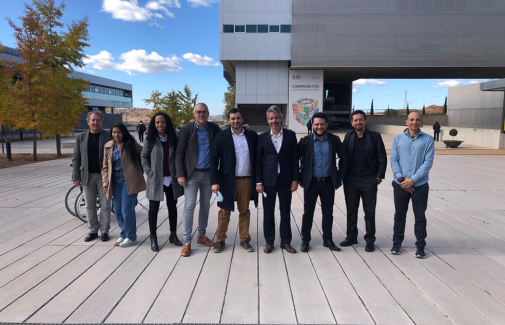 Miembros del grupo SEJ-627 de la UJA y directivos de CERTI, en el Campus Científico-Tecnológico de Linares.