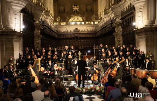 Concierto ofrecido por la Orquesta y el Coro de la UJA en la Catedral de Jaén.