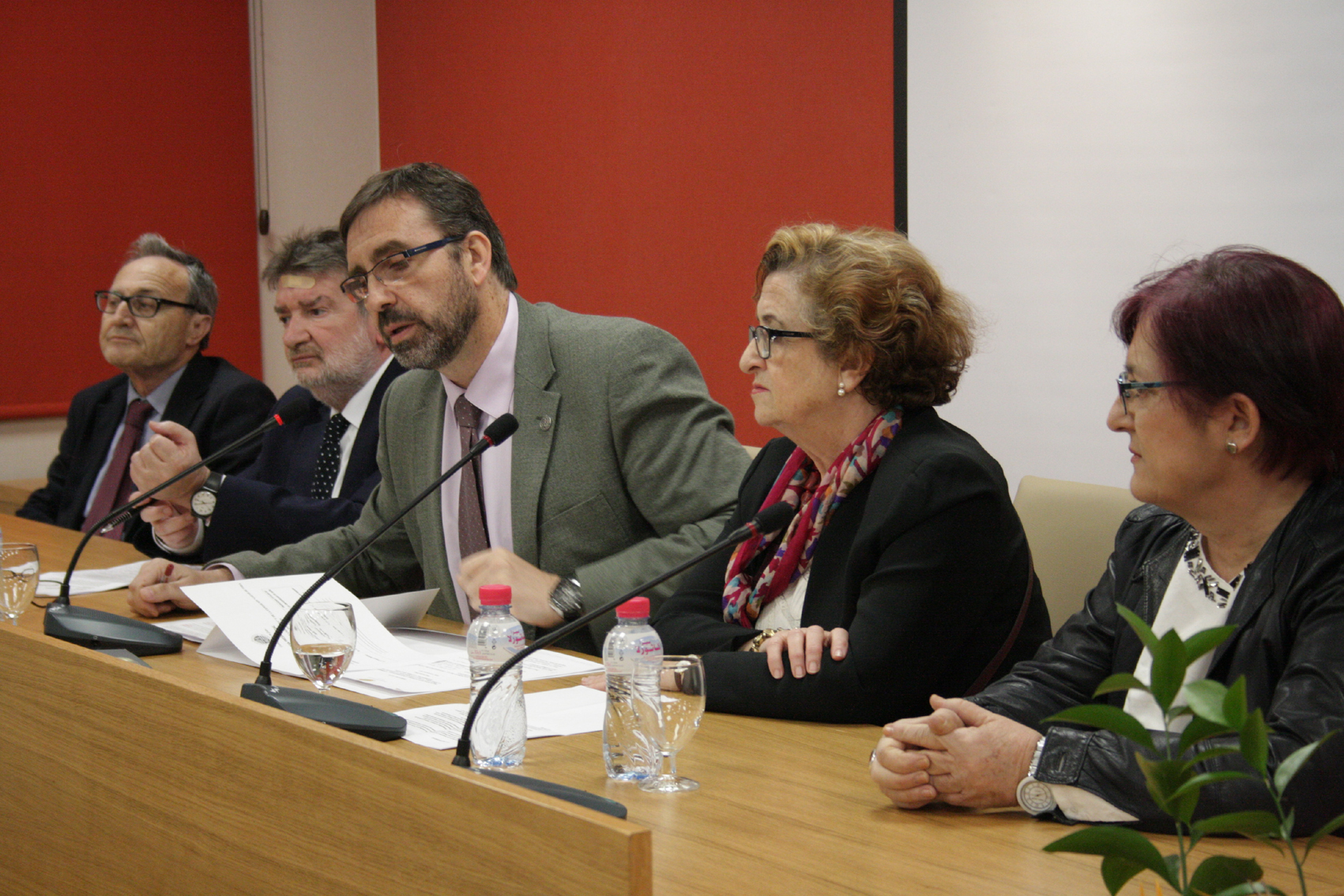 Pedro Galera, Joaquín Bércher, Juan Gómez, María Dolores Rincón y Rosario Anguita, en la presentación