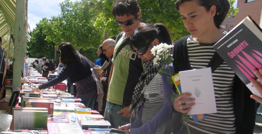 Edición pasada de la Feria del Libro de la UJA.