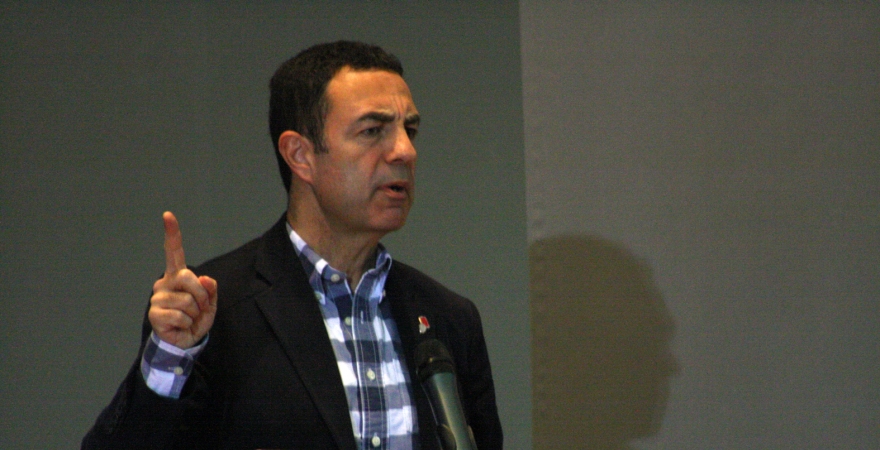 Miguel Lorente, durante su intervención en la UJA.
