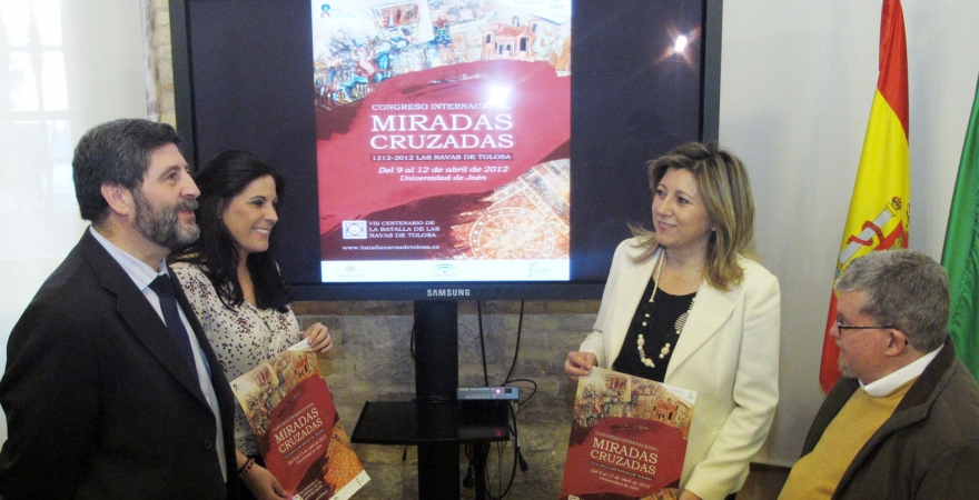 Representantes institucionales, en la presentación.