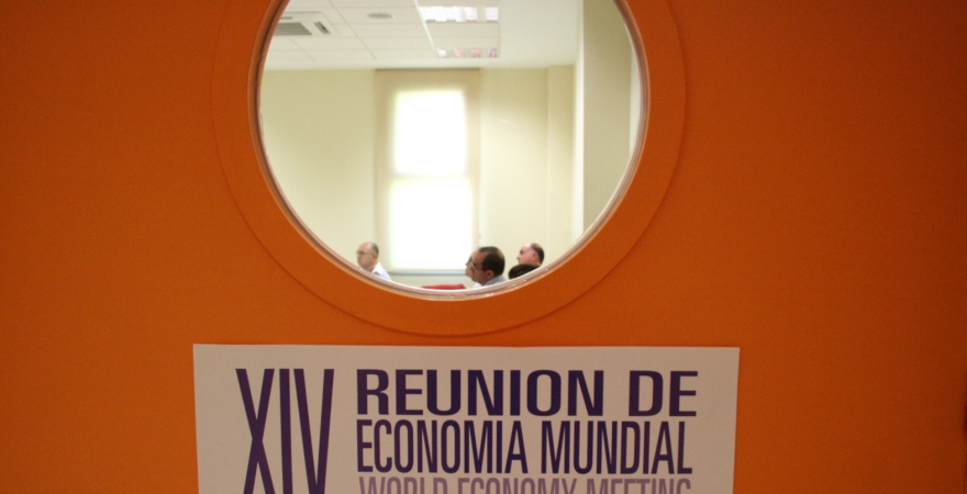 XIV Reunión de Economía Mundial.