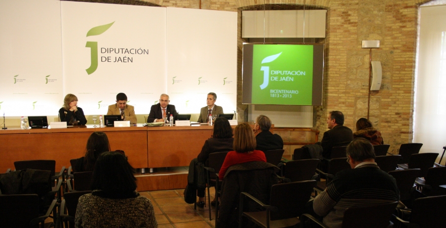 Acto de la firma del convenio entre la UJA y la Diputación Provincial de Jaén
