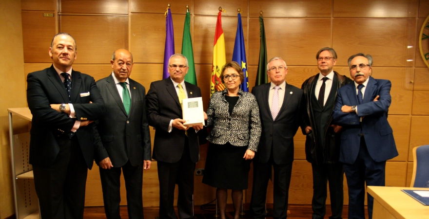 Luis Javier Gutiérrez, Ramón Herrera, Manuel Parras, Carmen Espín, José A. Cobacho, José A. Marín y Domingo Jiménez.