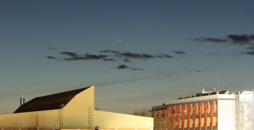 Paso del cometa, visto desde el Campus de Las Lagunillas.