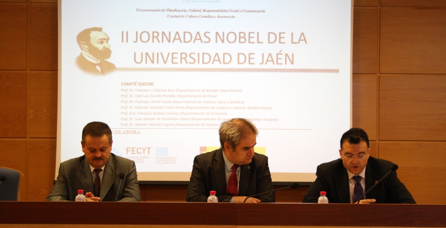 De izquierda a derecha: Juan Peragón, Jorge Delgado y Antonio Marcha, hoy en la inauguración