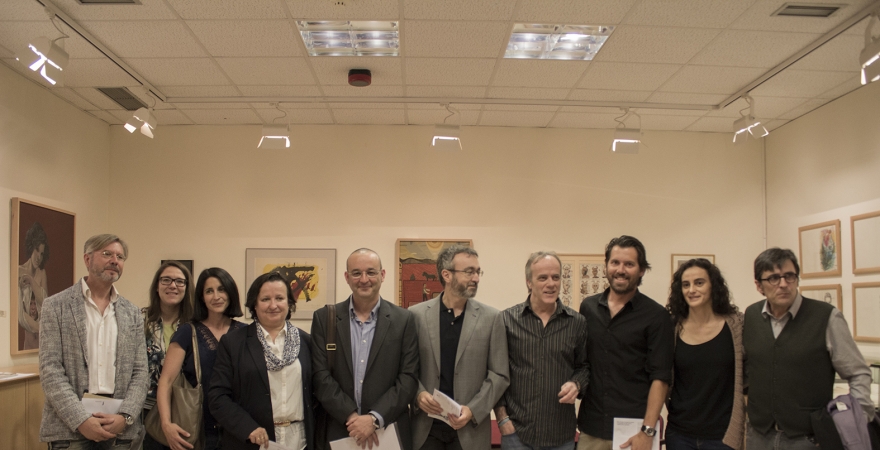 Representantes de la UJA y los poetas. Foto: Pilar Vega Serrano