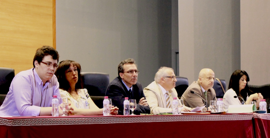 Mesa presidencial del Claustro de la UJA. Foto: Francisco Garrido