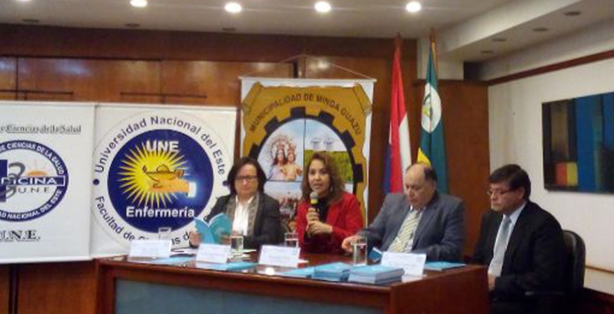 Presentación del Programa Universitario de Mayores en la Universidad Nacional del Este de Paraguay.