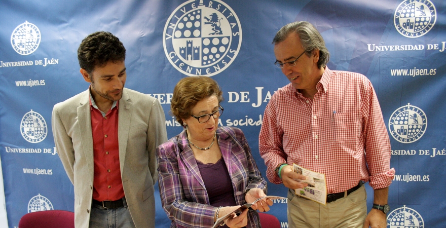 Arturo Montejo, Mª Dolores Rincón y Javier García, tras la presentación.