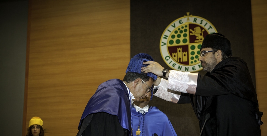Momento del acto de Investidura como Doctor Honoris Causa de Avelino Corma. Foto: Sitoh Ortega