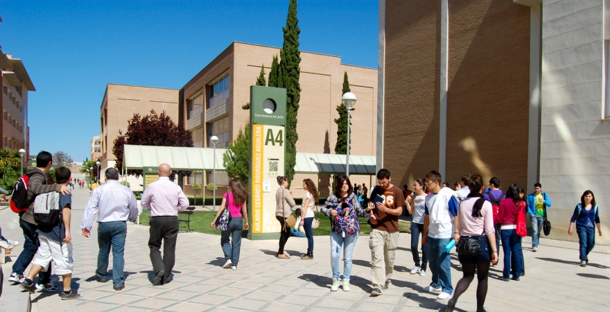 Puerta del Aulario A4, en el Campus de Las Lagunillas.