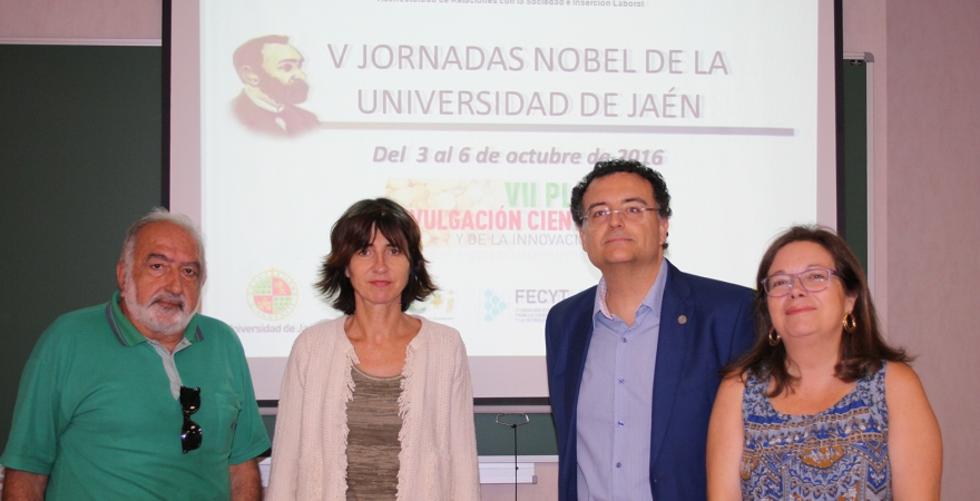 Fernando Márquez, Isabel Prieto, la Vicerrectora de Investigación Amelia Aránega y Antonio Marchal.