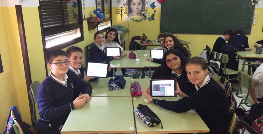 Alumnado del Colegio Cristo Rey de Jaén, participante en la Hora del Código