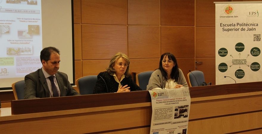 Francisco J. Gallego, Mª Luisa del Moral y Catalina Rus, durante la presentación. Foto: Sandra Herrera.