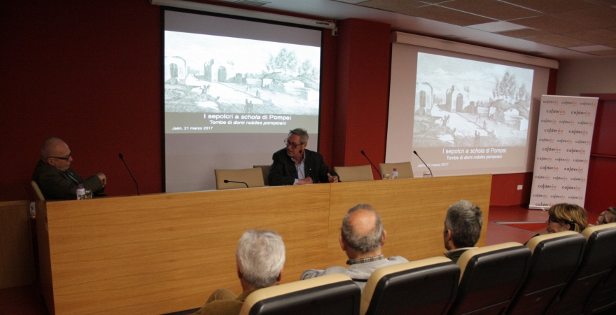 Conferencia ofrecida por Mario Torelli.