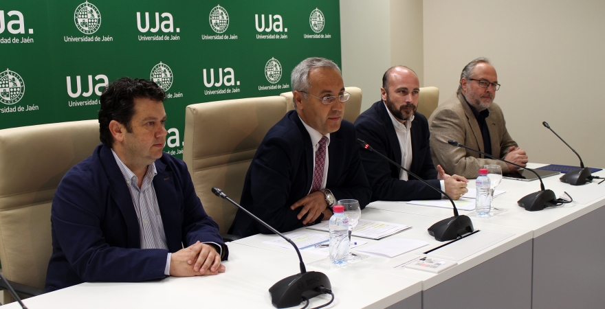Raúl Mata, Juan Ramón Lanzas, Manuel Hueso y Manuel G. Pérez, en la presentación de las convocatorias. Foto: Álvaro S.