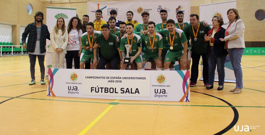 El equipo de Fútbol Sala Masculino de la UJA logró la medalla de plata. Foto: Álvaro Santiago.