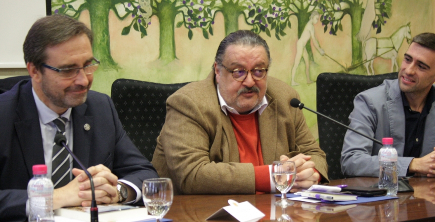 El Rector de la UJA Jorge Hernández y Emilio Pacheco.