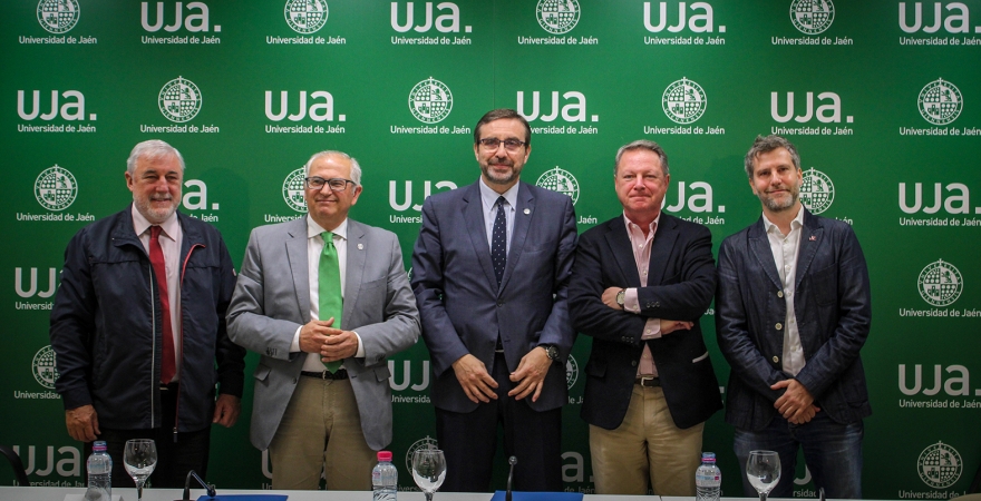 De izquierda a derecha, José María Navarro, Manuel Parras, Juan Gómez, Francisco Vañó y Daniel Millán. Foto: Belén Espinosa