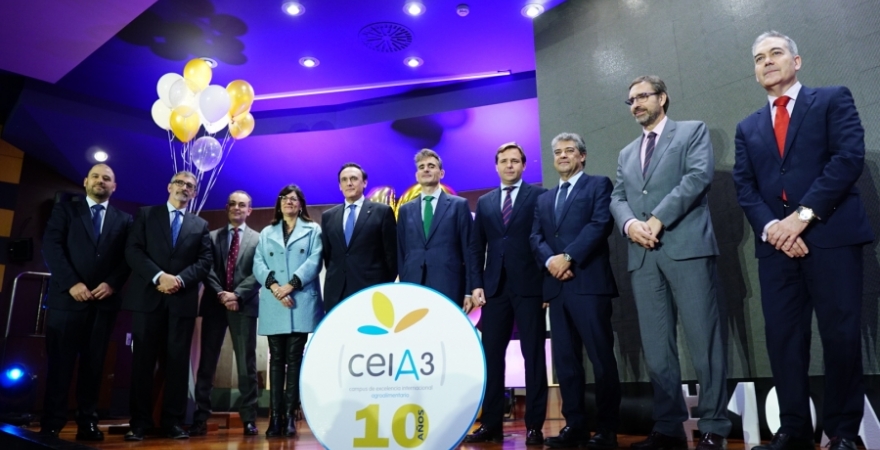 Representantes institucionales, en el acto de conmemoración del décimo aniversario del ceiA3.