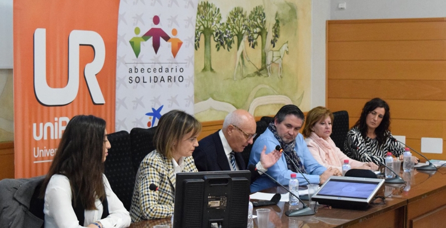 Mesa redonda de 'Abecedario Solidario'. Foto: UniRadio Jaén