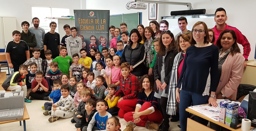 Taller de Biología organizado en el CEIP Los Álamos de Carboneros.