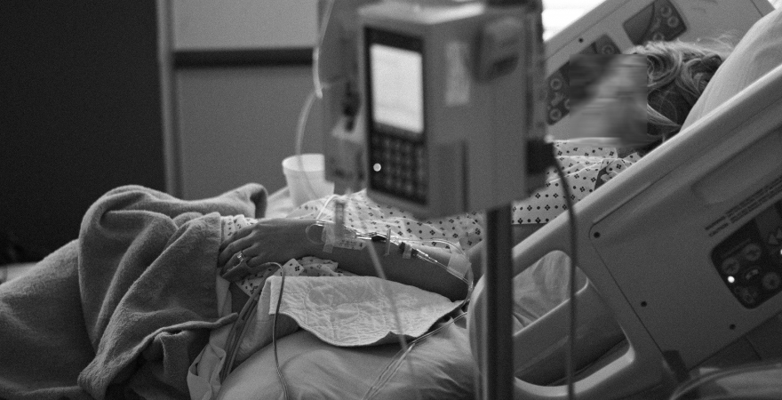 Una paciente en la cama de un hospital. Foto: Fundación Descubre