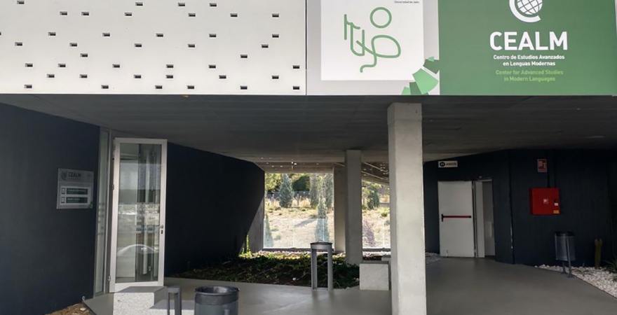 Acceso a las instalaciones del CEALM de la UJA en el Campus Las Lagunillas.