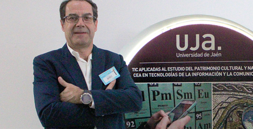 El catedrático de la UJA L. Alfonso Ureña.