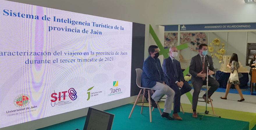 Presentación del informe en Tierra Adentro 2021.