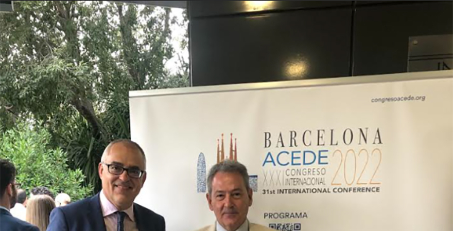 Dos de los investigadores premiados, José Moyano y Juan M. Maqueira.