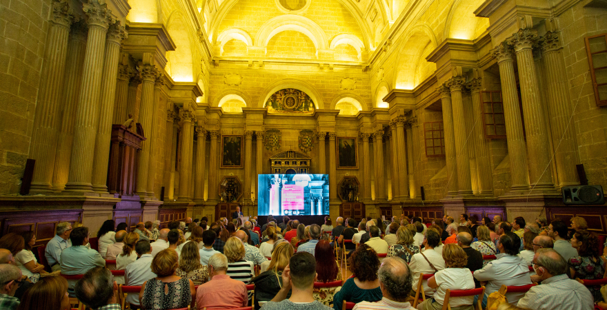 Presentación del audiovisual, en la Sacristía de la Catedral de Jaén.