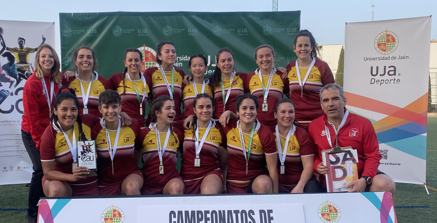 Equipo campeón femenino de la Universidad de Sevilla. 