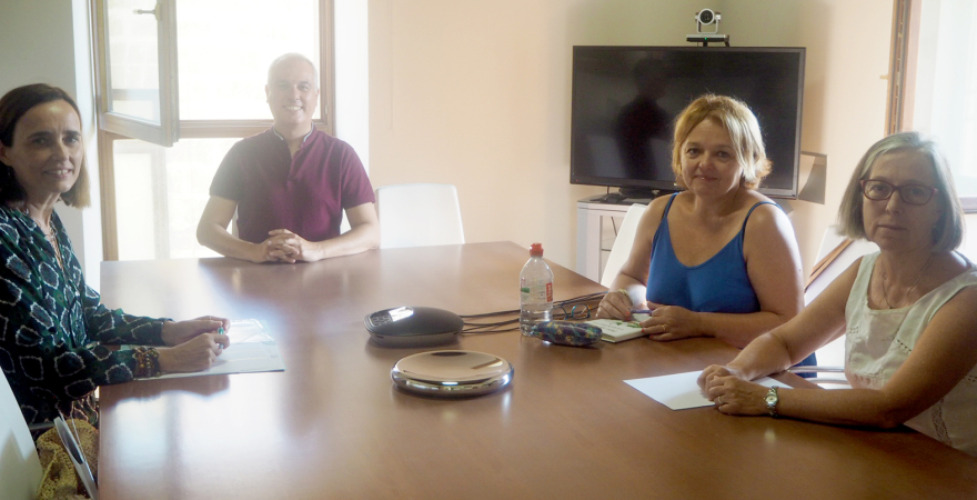 Reunión de trabajo mantenida por Luis Joaquín García, Josefa Canals (URV), Aina Amengual y Catherine Adrover (Consellería).