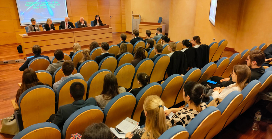 Acto inaugural de la competición sobre el Derecho Ultraterrestre.