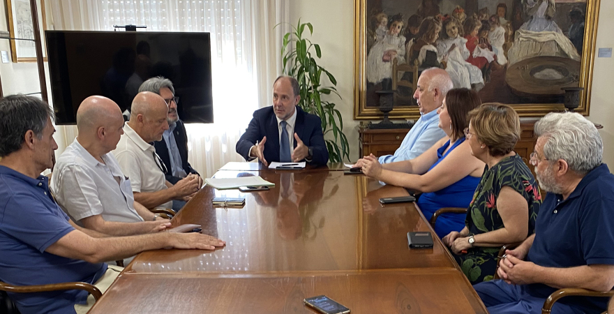 Reunión del Rector con la Plataforma Ciudadana en Defensa de la Universidad de Jaén.