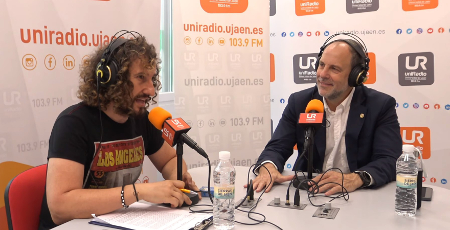 El Rector de la UJA Nicolás Ruiz, entrevistado por Julio A. Olivares.