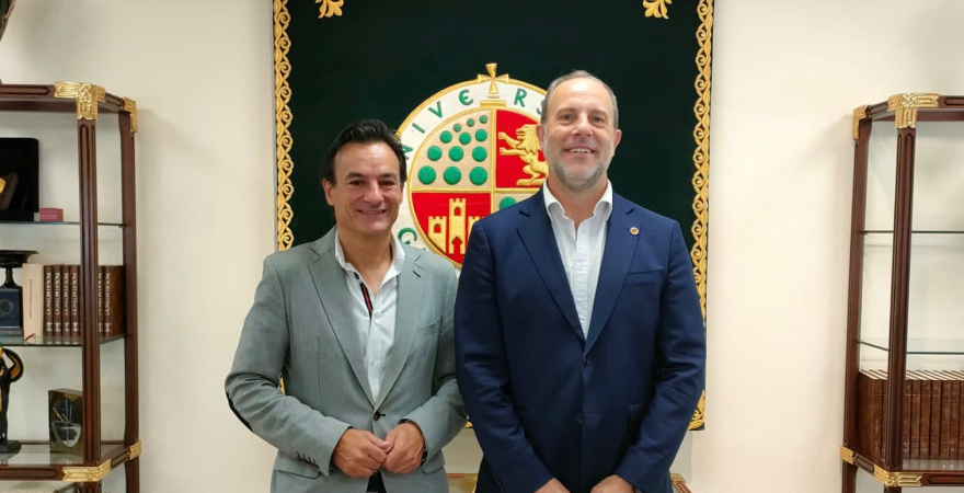 El Rector Nicolás Ruiz, con el alcalde de Jaén Agustín González.
