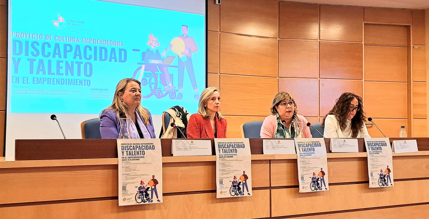 De izquierda a derecha, Ángela Hidalgo, María Teresa Pérez, Pilar Fernández y Mª Luisa Garzón.