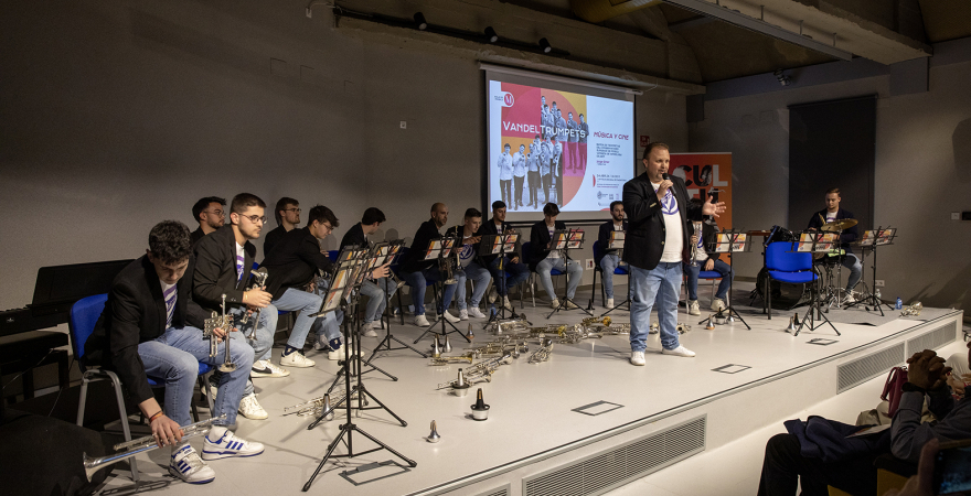 Comienzo del concierto ofrecido en la Antigua Escuela de Magisterio de Jaén.