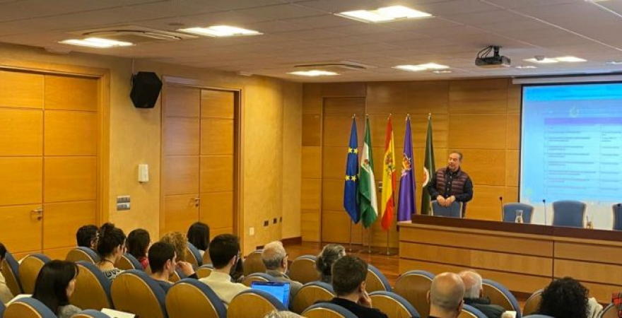 Bienvenida del director del INUO, Juan B. Barroso.