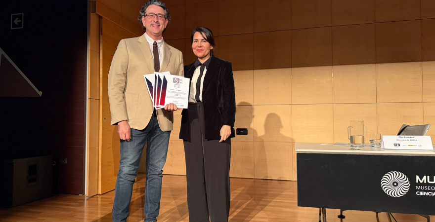 Javier Marín, junto a Pilar Paneque, directora de la Agencia Nacional de Evaluación de la Calidad y Acreditación (ANECA).