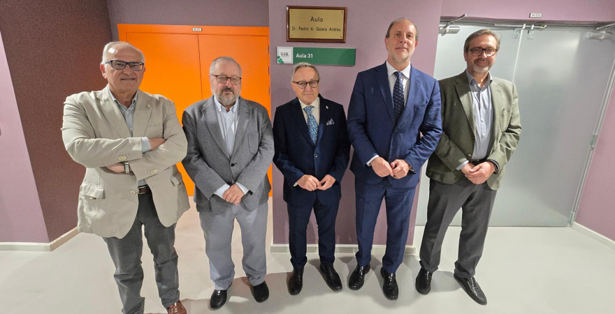 Pedro Galera, en el centro, junto al Rector Nicolás Ruiz y los ex Rectores, Juan Gómez, Manuel Parras y Luis Parras.