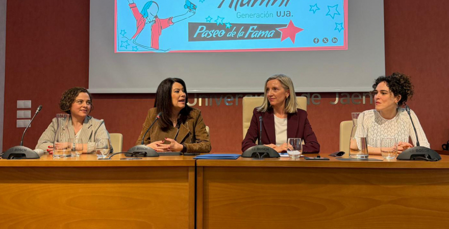De izquierda a derecha, Mª Dolores Peláez, Rosa Mª Vallecillo, Mª Teresa Pérez Giménez y Cristina Romera.