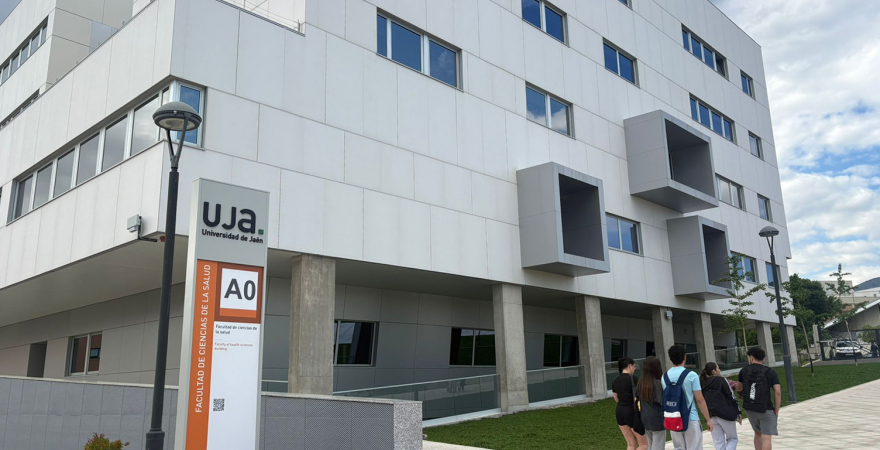 Edificio de la Facultad de Ciencias de la Salud (A0).