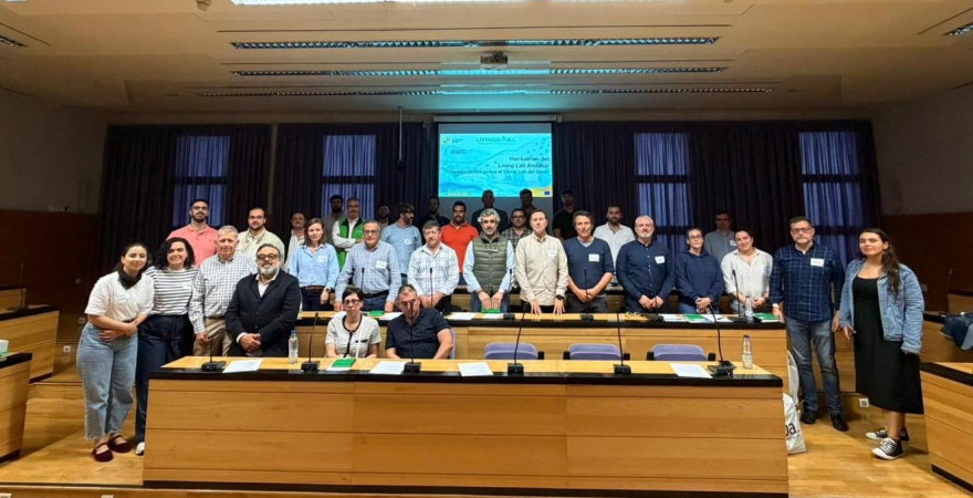 Foto de familia del evento organizado por 'Living Lab Andaluz'.