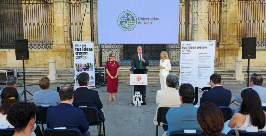 Intervención de Nicolás Ruiz, en la presentación realizada en la Plaza de Santa María de Jaén.