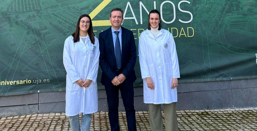 De izquierda a derecha, los miembros de la EPS de Linares integrantes del proyecto María del Carmen Murillo (investigador post-doctoral), Ruperto Bermejo (responsable del proyecto-EPSL) y María del Carmen Hurtado (investigadora pre-doctoral).